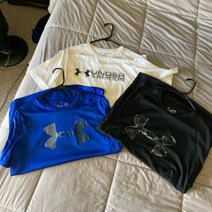 Three mens Under Armour HeatGear Loose fit tshirts